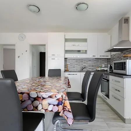 Ester Apartman Lopar