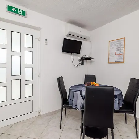 Apartman Ester *