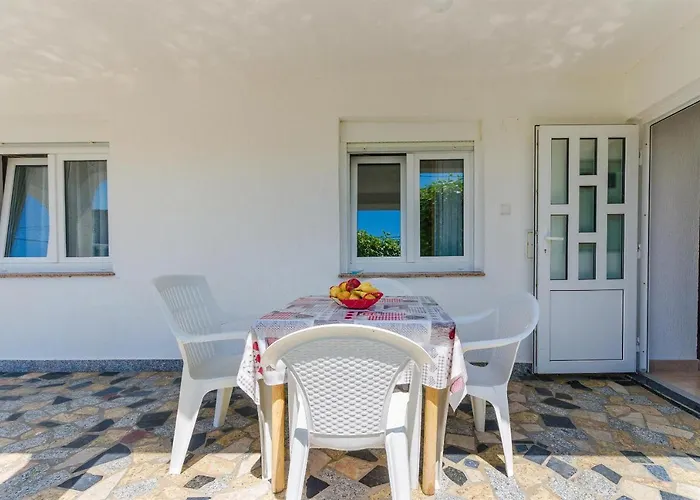 Apartment Ester Lopar