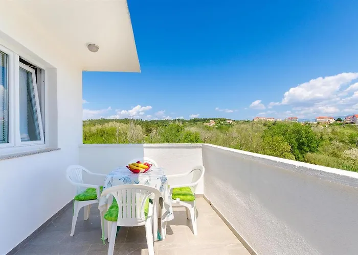 Apartment Ester Lopar