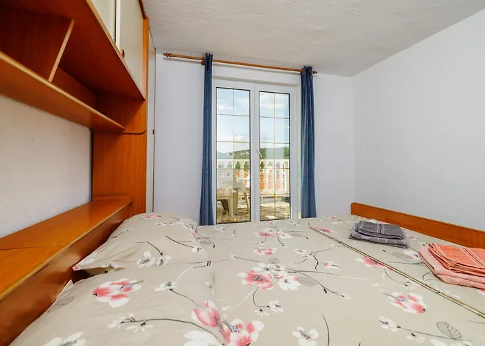 Apartment Ester Lopar