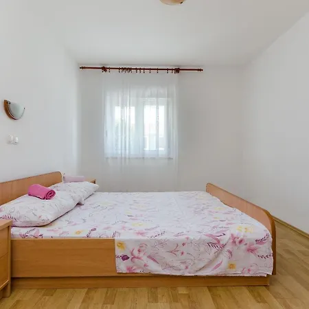 Ester Apartment *