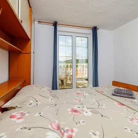 Apartment Ester Lopar