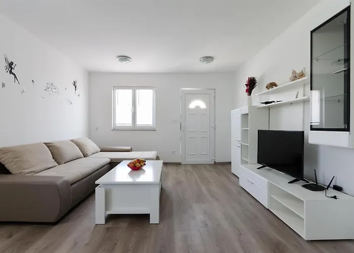 Apartment Ester Lopar